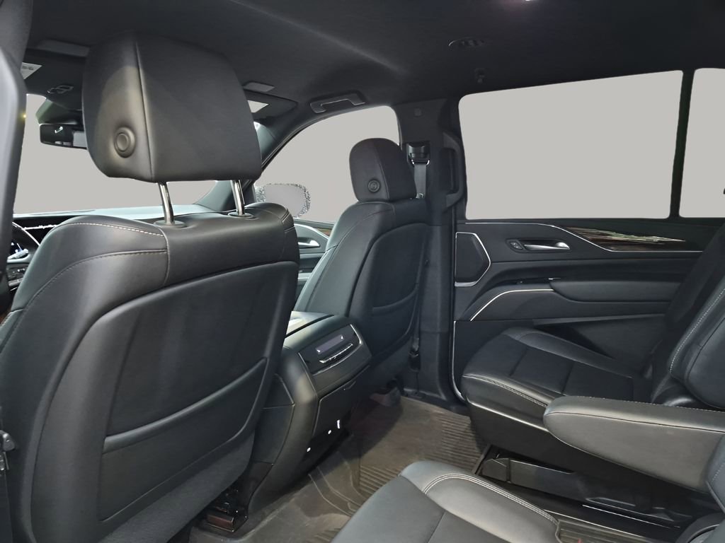 Used 2023 Cadillac Escalade ESV Luxury image 18