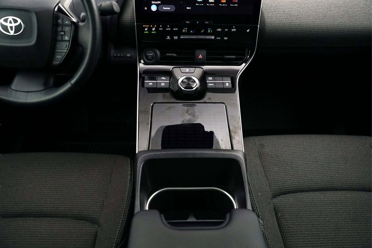 Used 2024 Toyota bZ4X XLE w/ Weather Package FWD image 29