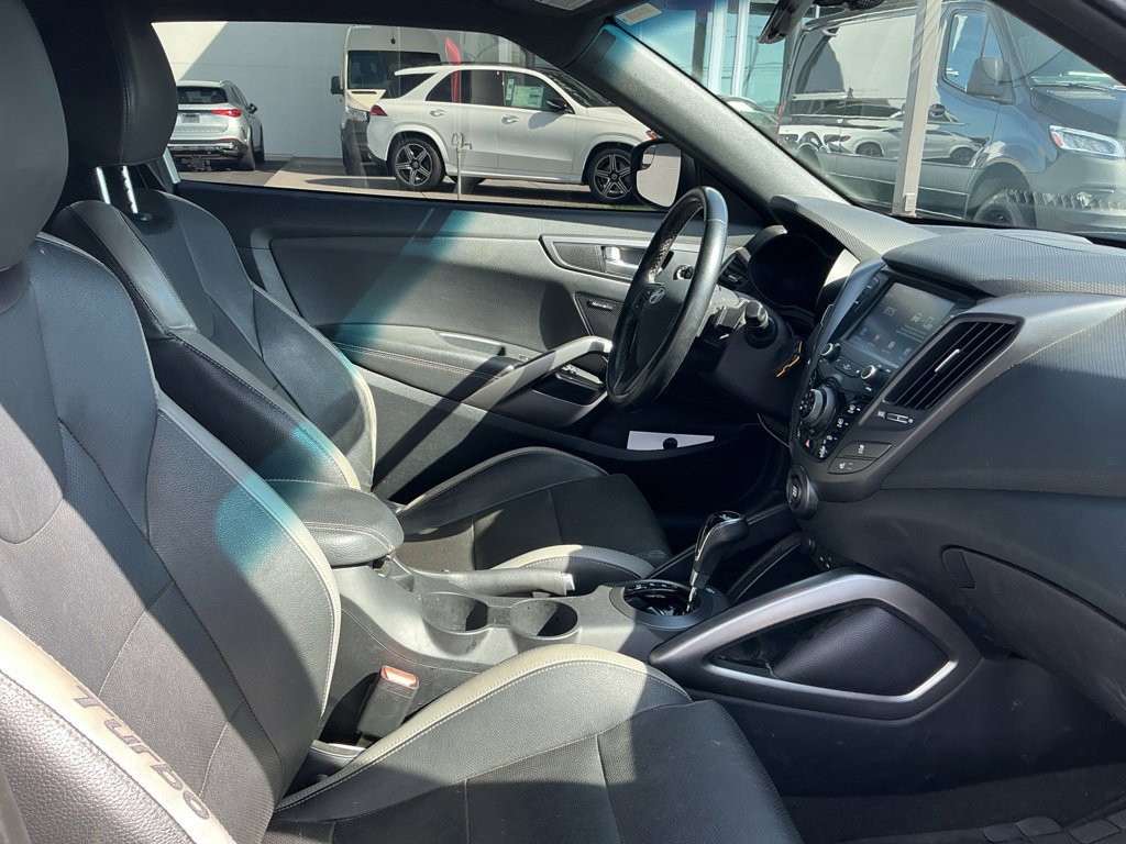 Used 2017 Hyundai Veloster Turbo FWD image 17