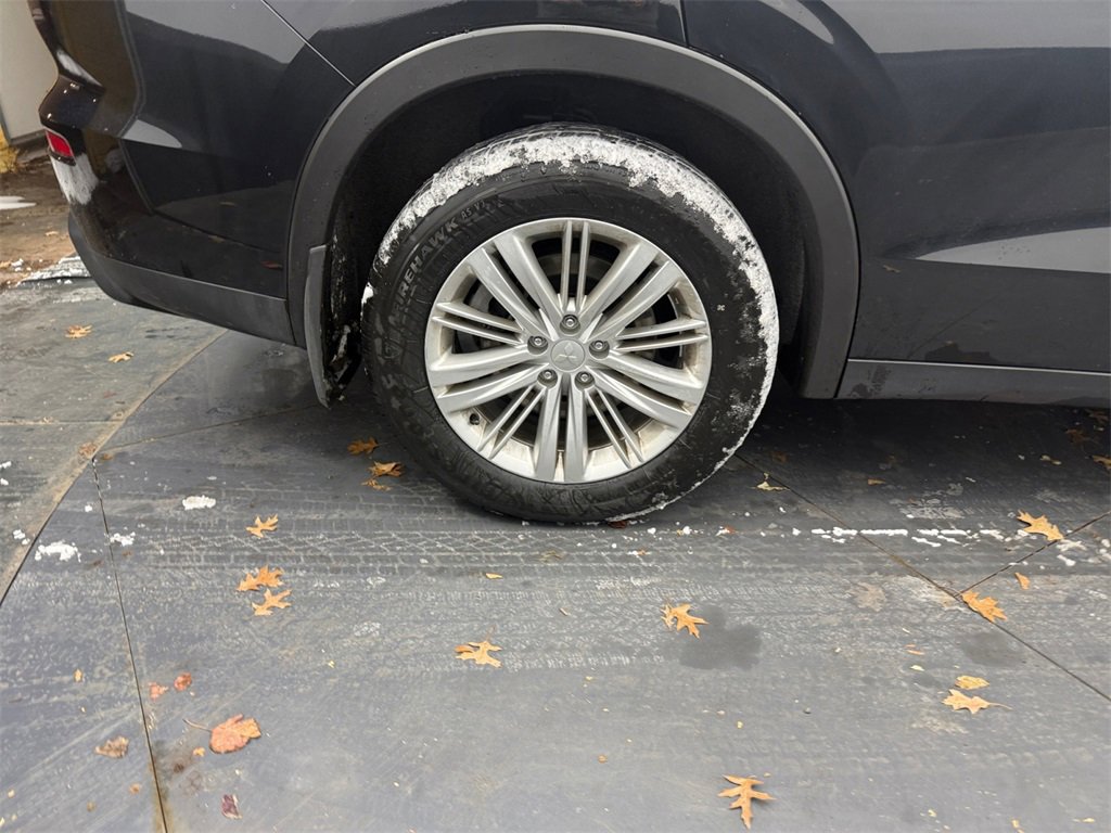 Used 2022 Mitsubishi Outlander ES image 34