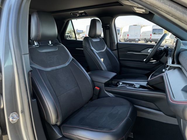 Used 2025 Ford Explorer ST image 32