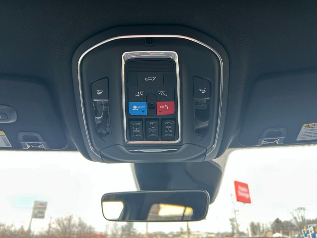 New 2025 Jeep Grand Cherokee Limited image 16