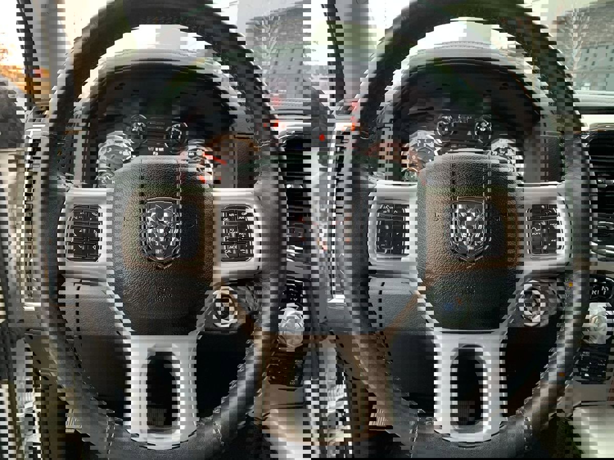 Used 2018 RAM 1500 Laramie image 17