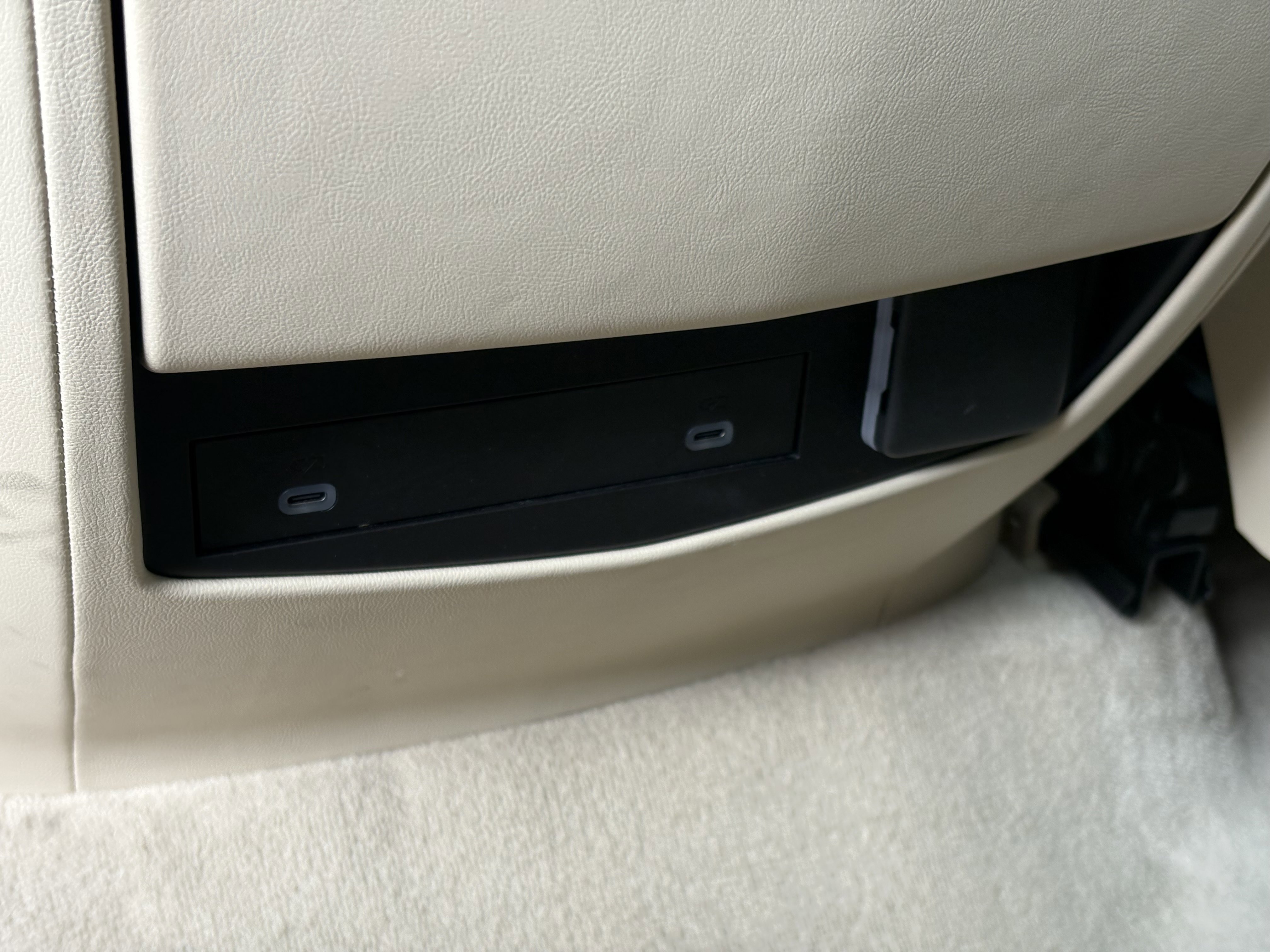 Certified 2024 Cadillac Escalade Premium Luxury image 16