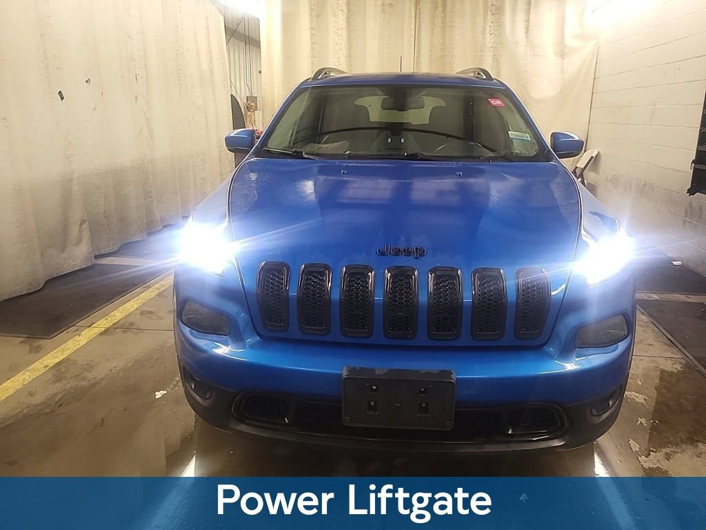 Used 2018 Jeep Cherokee Limited w/ Luxury Group AWD/4WD image 11