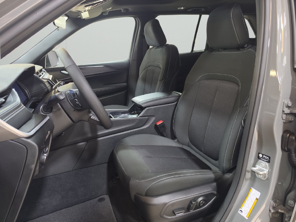 New 2027 Jeep Grand Cherokee Laredo X AWD/4WD image 11