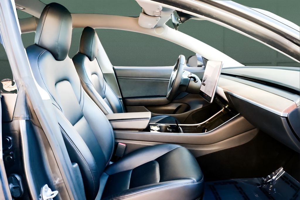 Used 2020 Tesla Model 3 Performance image 20