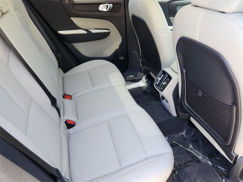 New 2025 Volvo XC40 B5 Ultra w/ Climate Package image 21