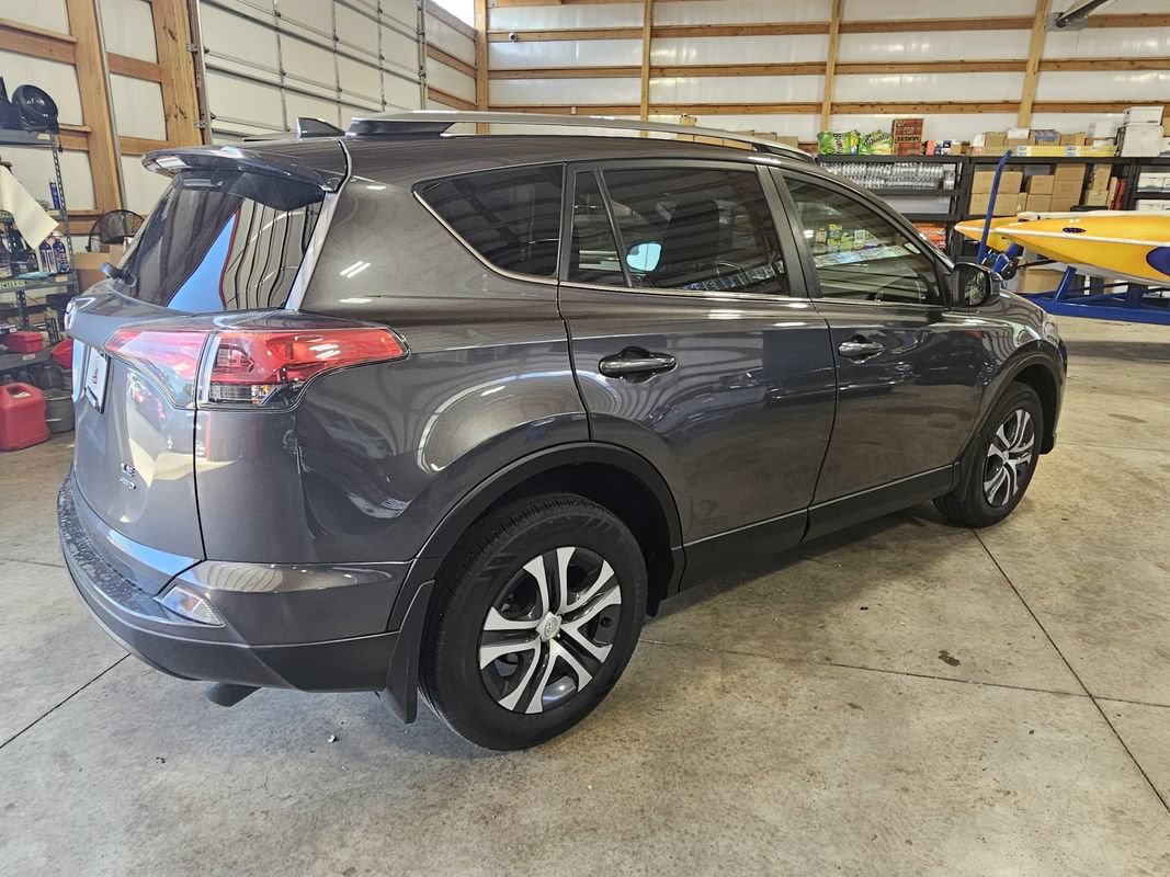 Used 2018 Toyota RAV4 LE w/ All Weather Liner Package AWD/4WD image 8