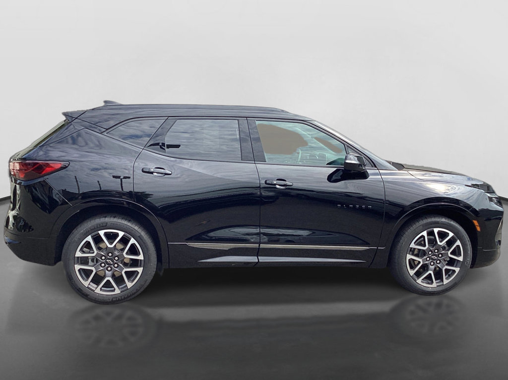 Used 2023 Chevrolet Blazer RS w/ Driver Confidence II Package AWD/4WD image 4