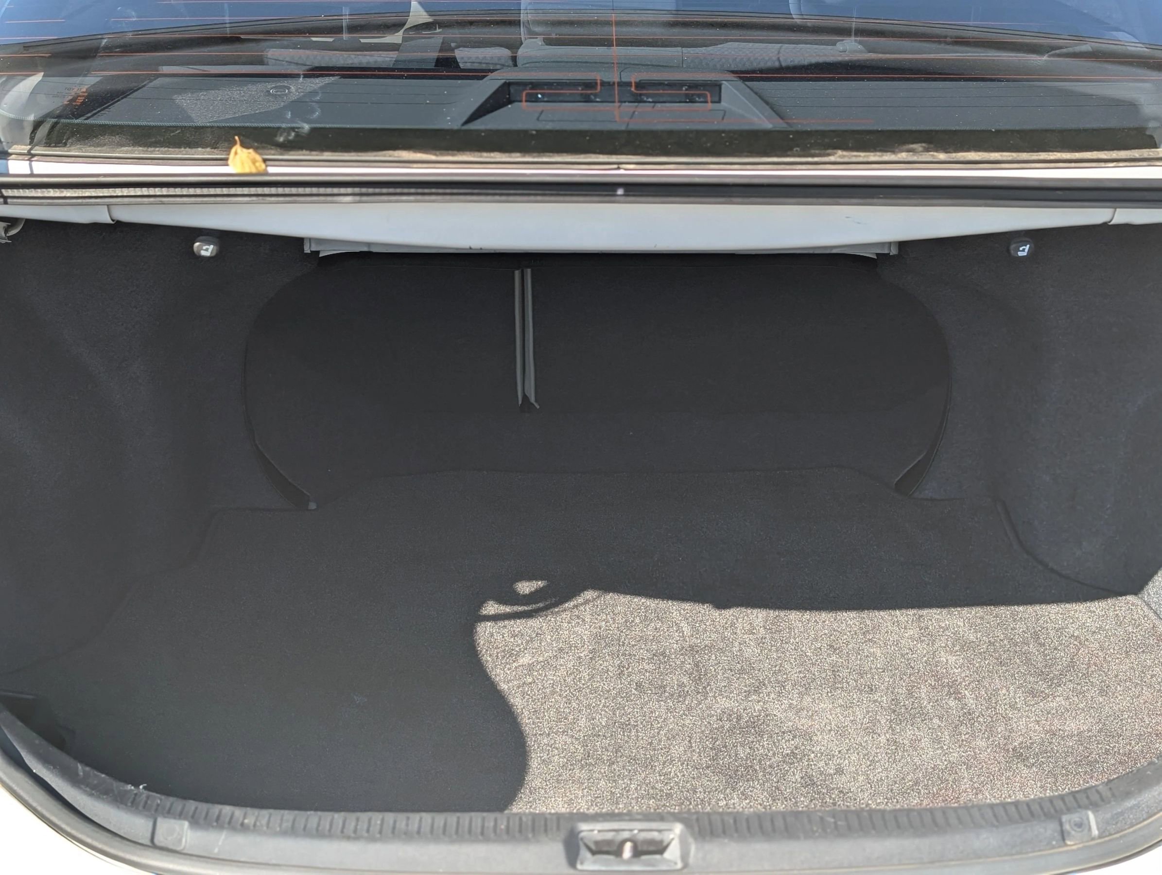 Used 2010 Toyota Camry LE image 8