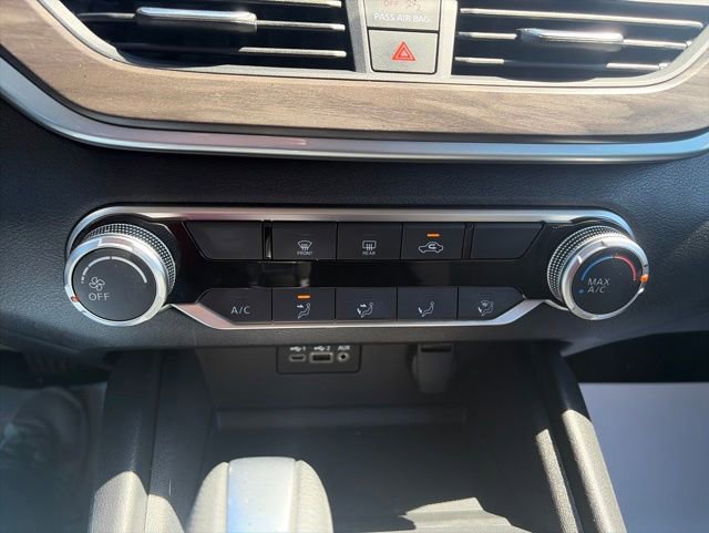 Used 2025 Nissan Altima 2.5 SV FWD image 23