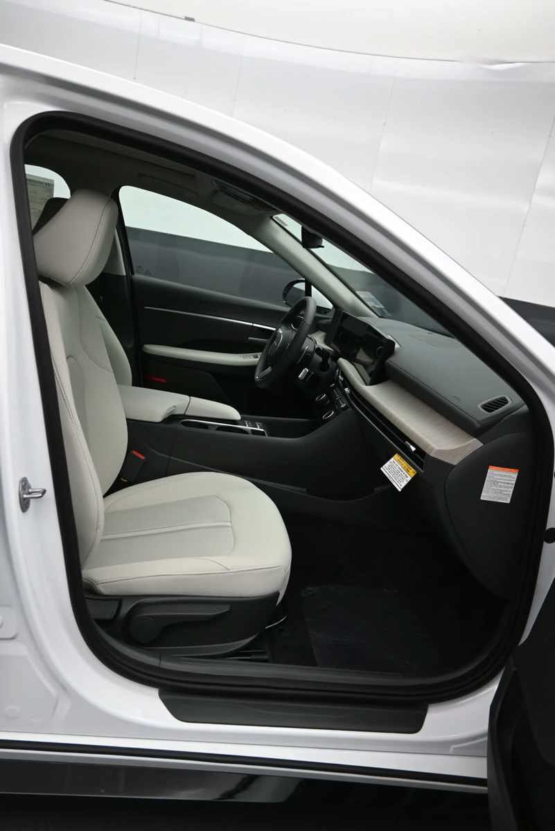 New 2026 Hyundai Sonata SEL FWD image 11
