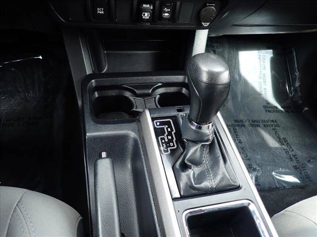 Used 2018 Toyota Tacoma SR5 AWD/4WD image 20