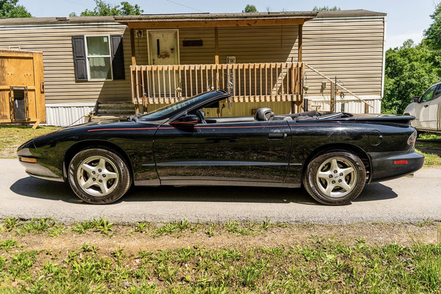 Used 1995 Pontiac Firebird Formula RWD image 3
