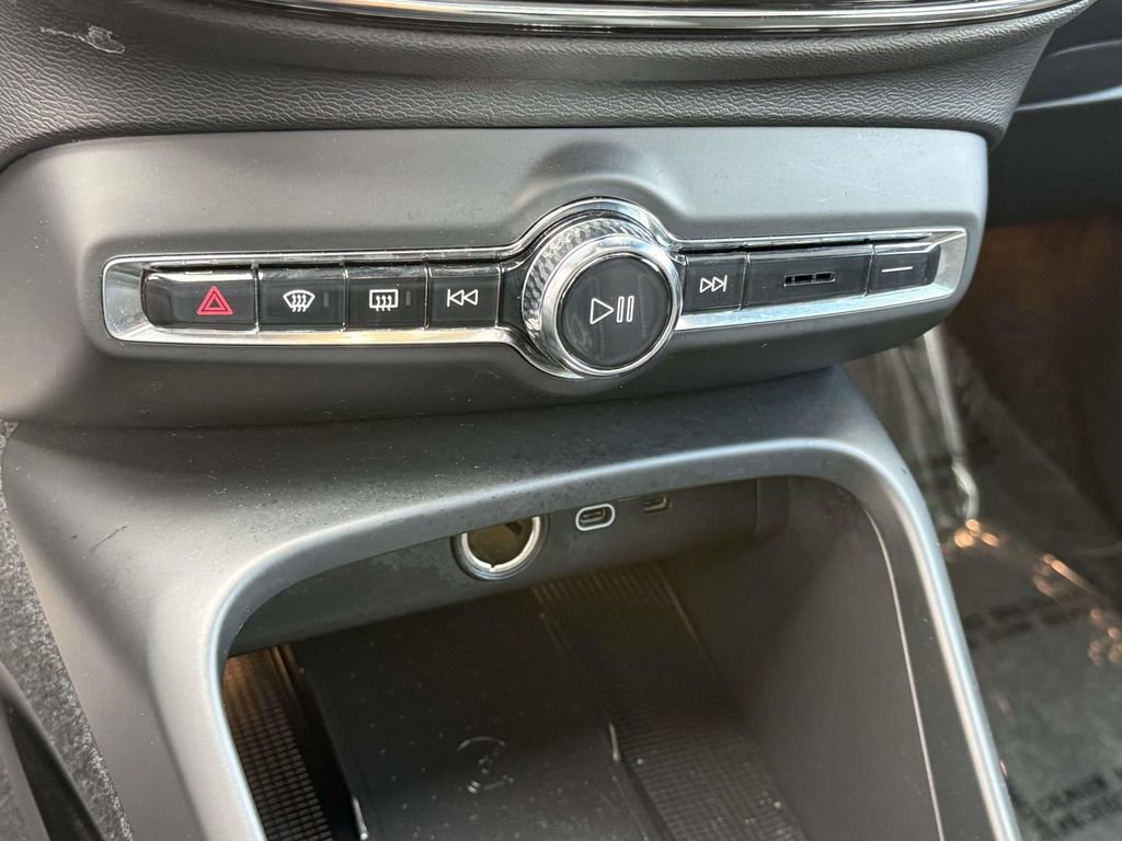 Used 2023 Volvo C40 P8 Recharge Ultimate w/ Protection Package Premier image 25