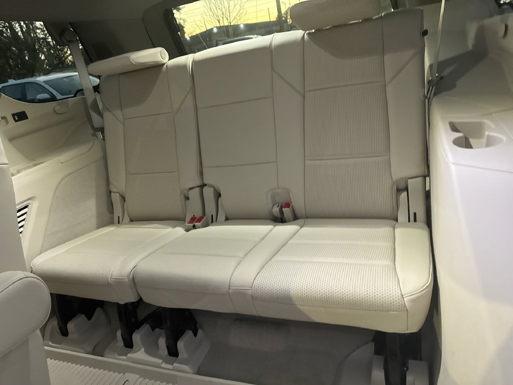 Used 2025 Cadillac Escalade Premium Luxury Platinum w/ LPO, Floor Liner Package AWD/4WD image 30