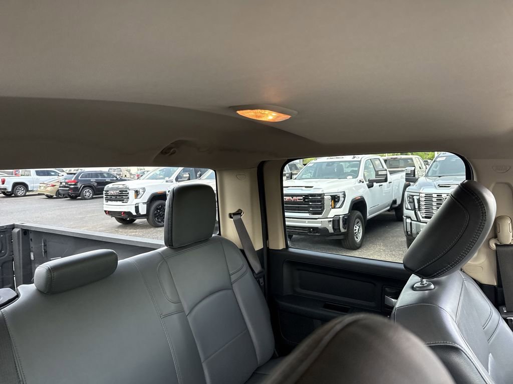 Used 2019 RAM 2500 Tradesman w/ Chrome Appearance Group AWD/4WD image 14