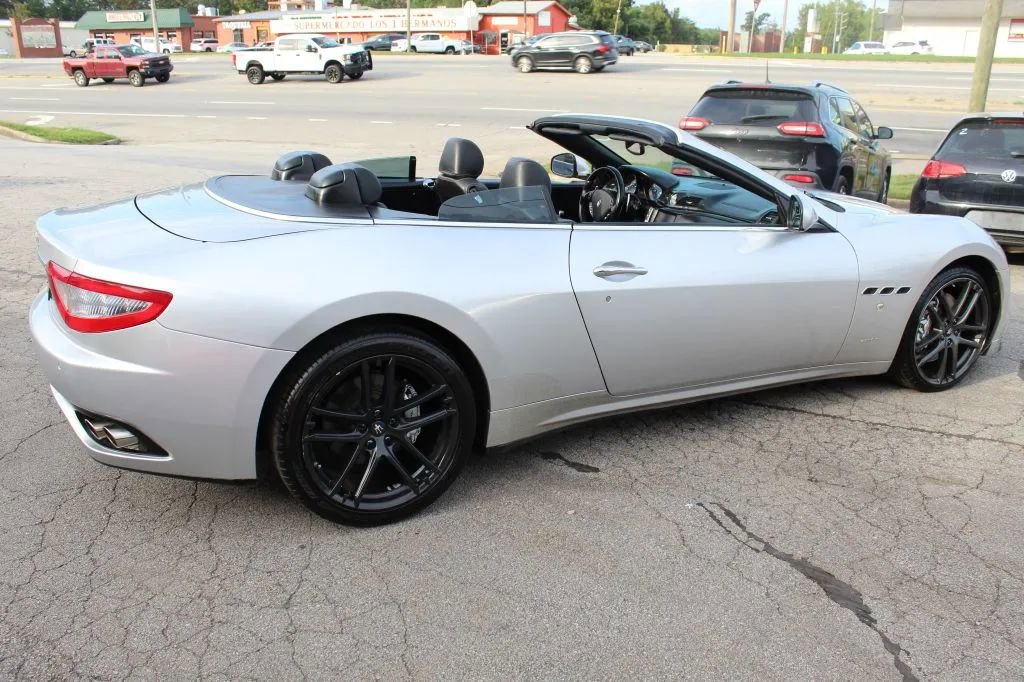 Used 2011 Maserati GranTurismo Convertible RWD image 11