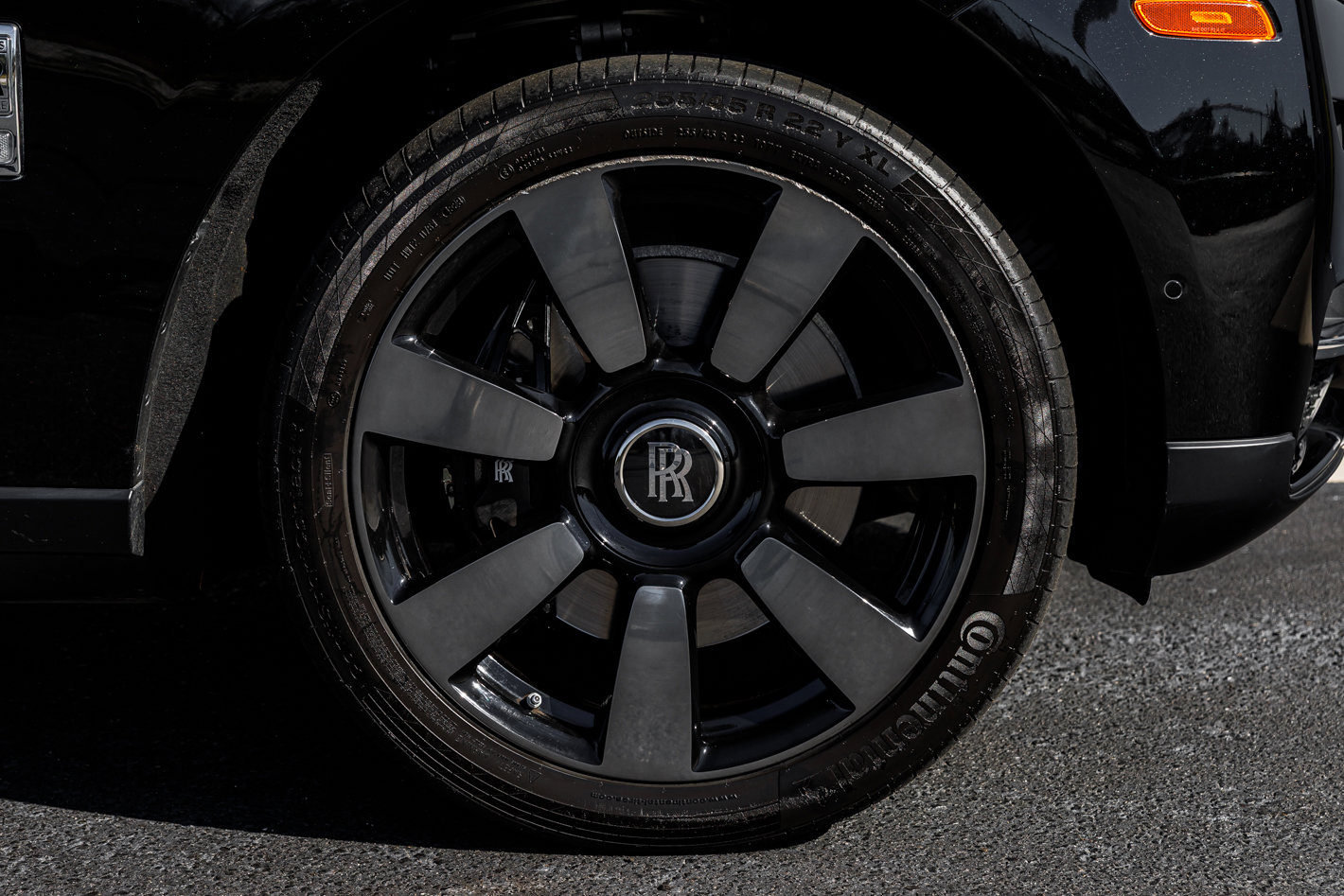 Used 2024 Rolls-Royce Cullinan Base w/ Cullinan Package image 23