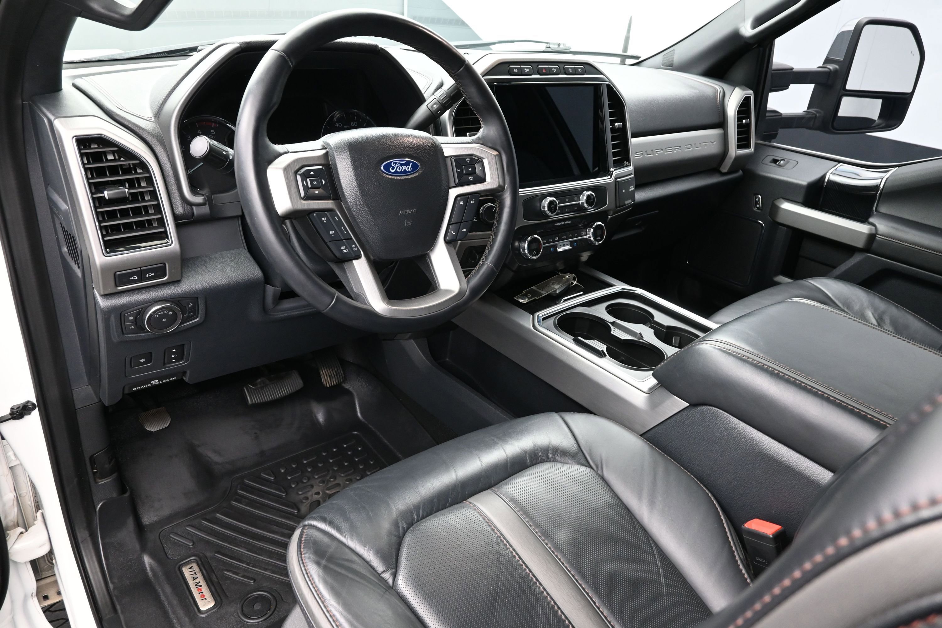 Used 2022 Ford F350 Platinum w/ FX4 Off-Road Package AWD/4WD image 22