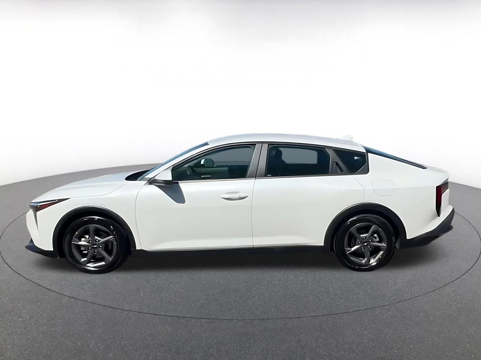 Used 2025 Kia K4 FWD image 11
