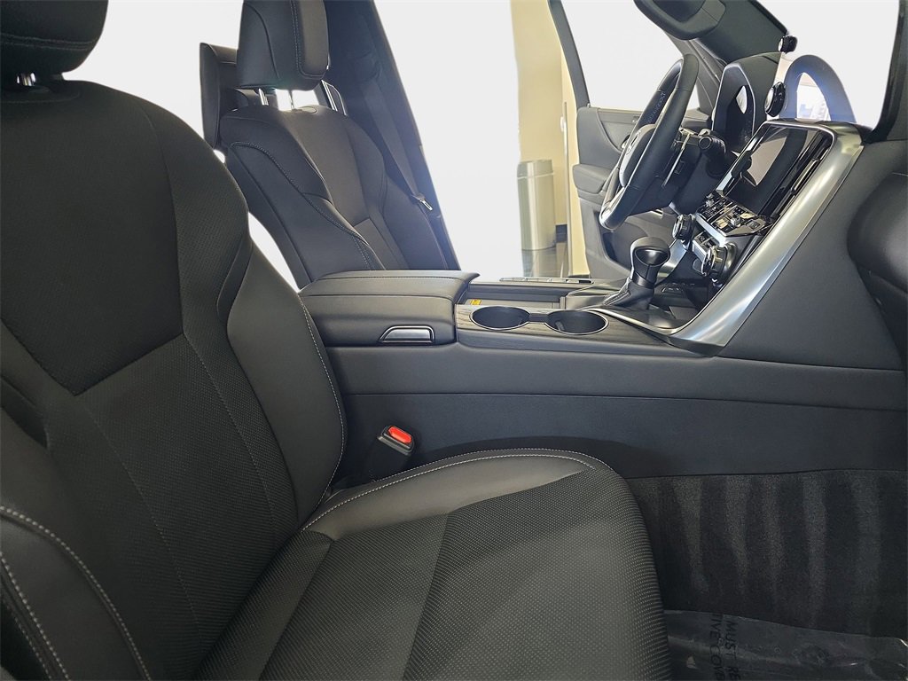 Certified 2025 Lexus LX 600 4WD w/ Luxury Package image 12