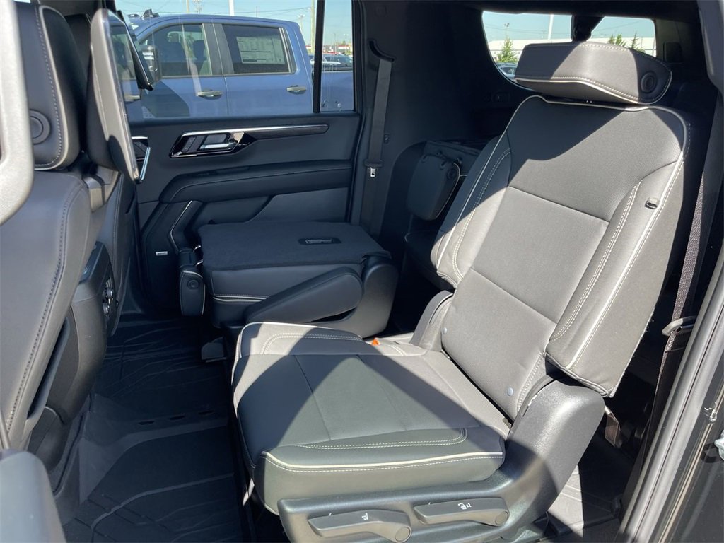 New 2025 Chevrolet Suburban Premier image 21