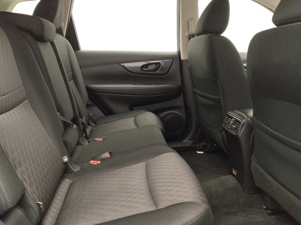 Used 2020 Nissan Rogue S FWD image 19