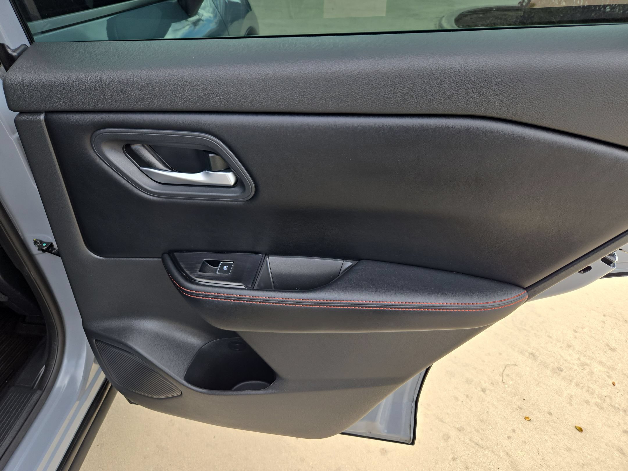 Used 2025 Nissan Rogue SV w/ Rock Creek Premium Package AWD/4WD image 27