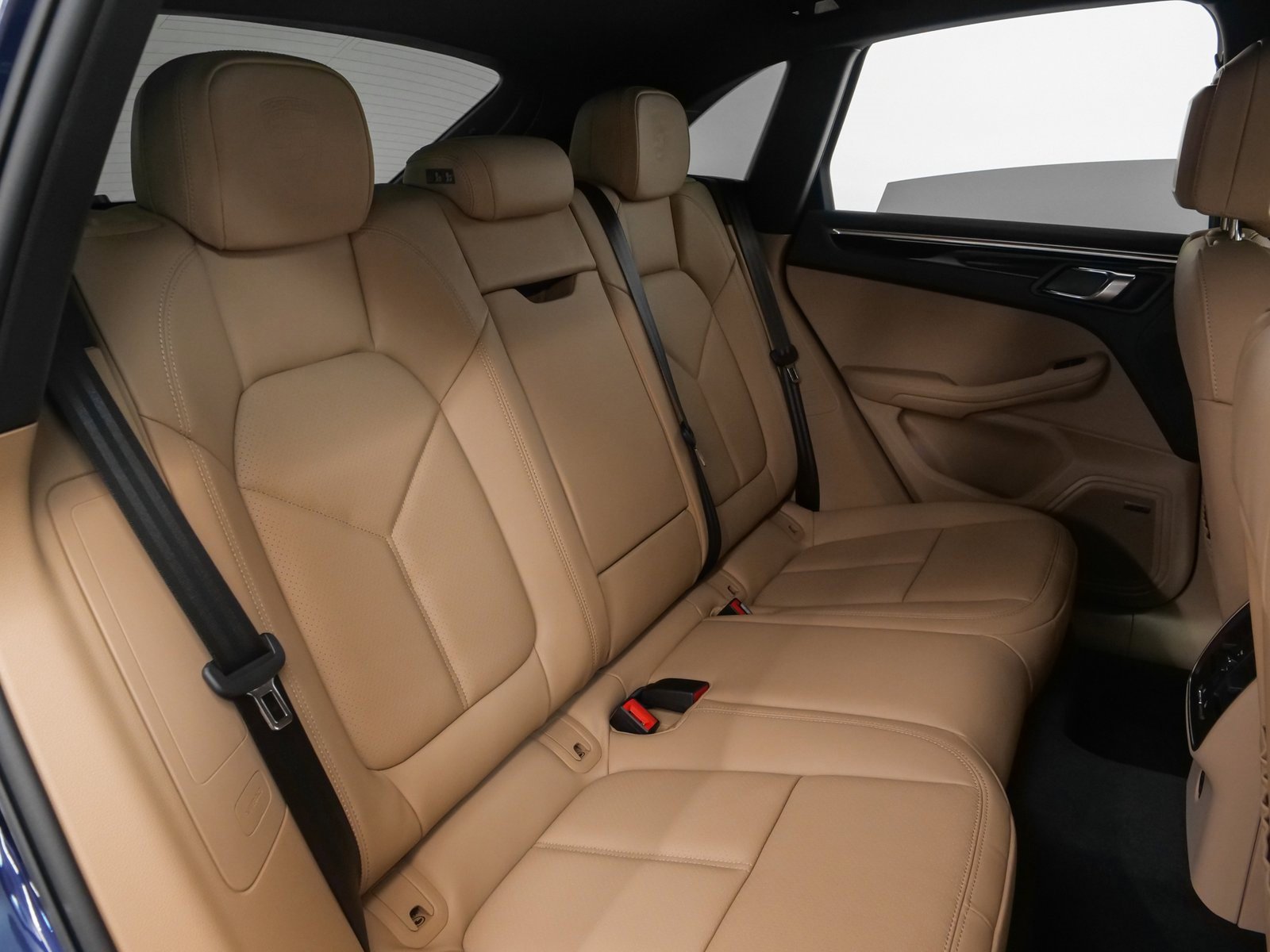 Used 2025 Porsche Macan image 21