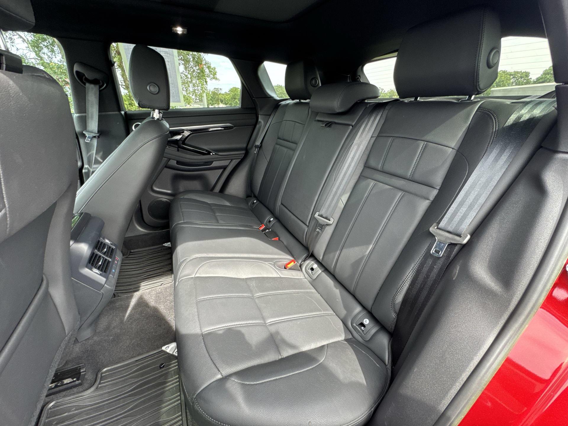 Used 2023 Land Rover Range Rover Evoque R-Dynamic SE AWD/4WD image 22