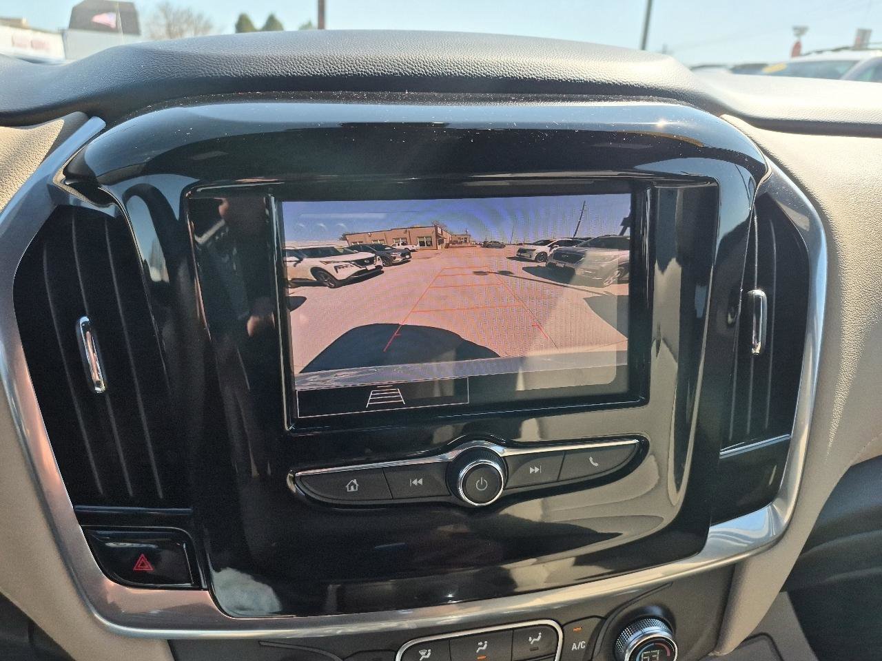 Used 2022 Chevrolet Traverse LS AWD/4WD image 24