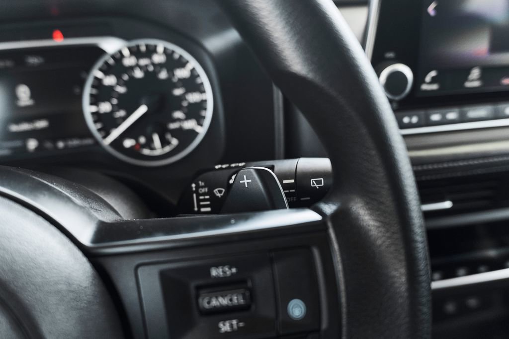 Used 2024 Nissan Rogue SV FWD image 35