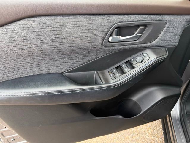 Certified 2023 Nissan Rogue SV FWD image 20