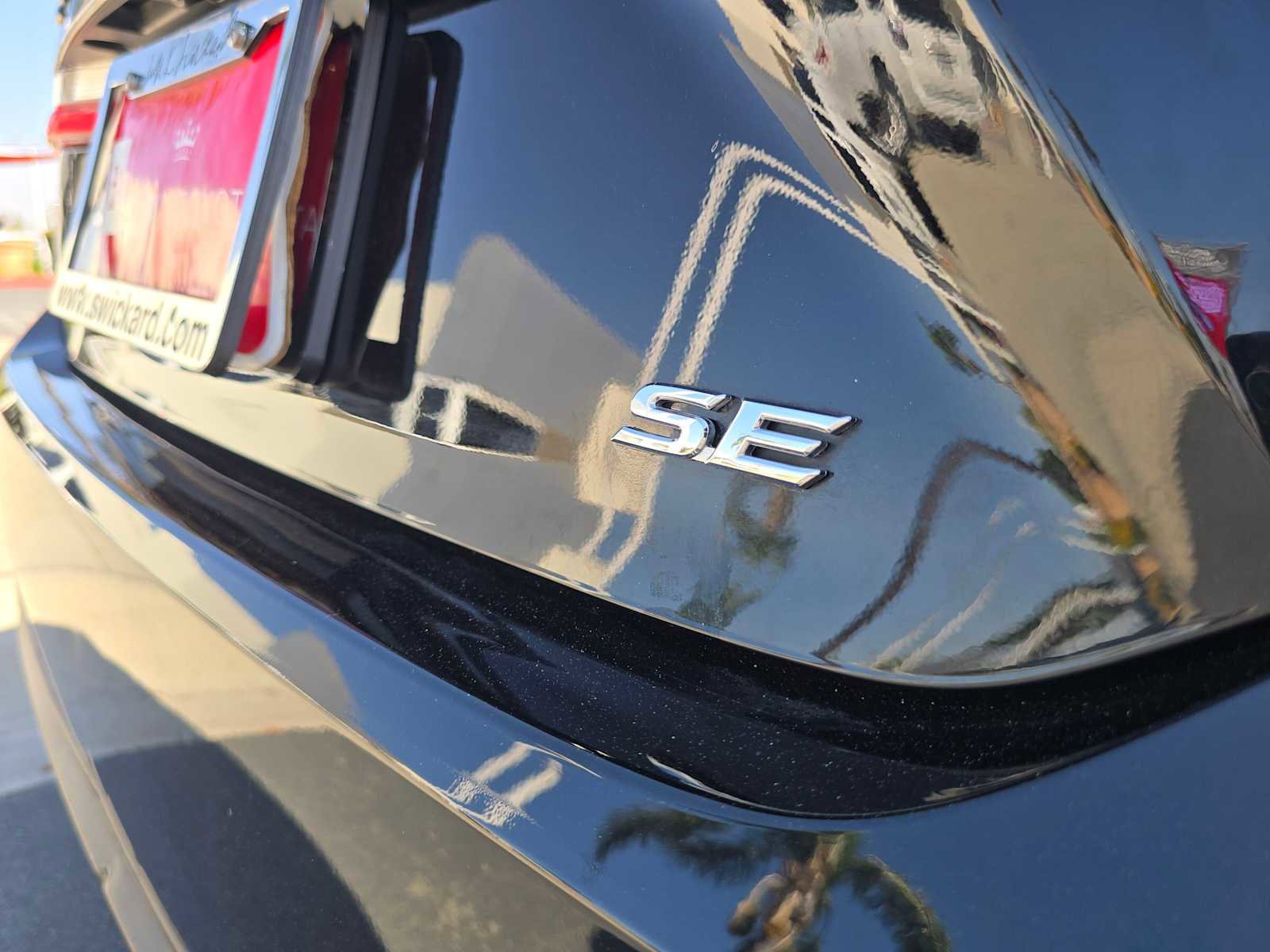 Used 2025 Toyota Camry SE FWD image 13