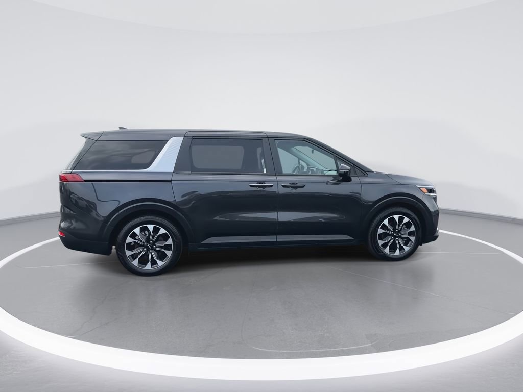 Used 2024 Kia Carnival EX FWD image 9