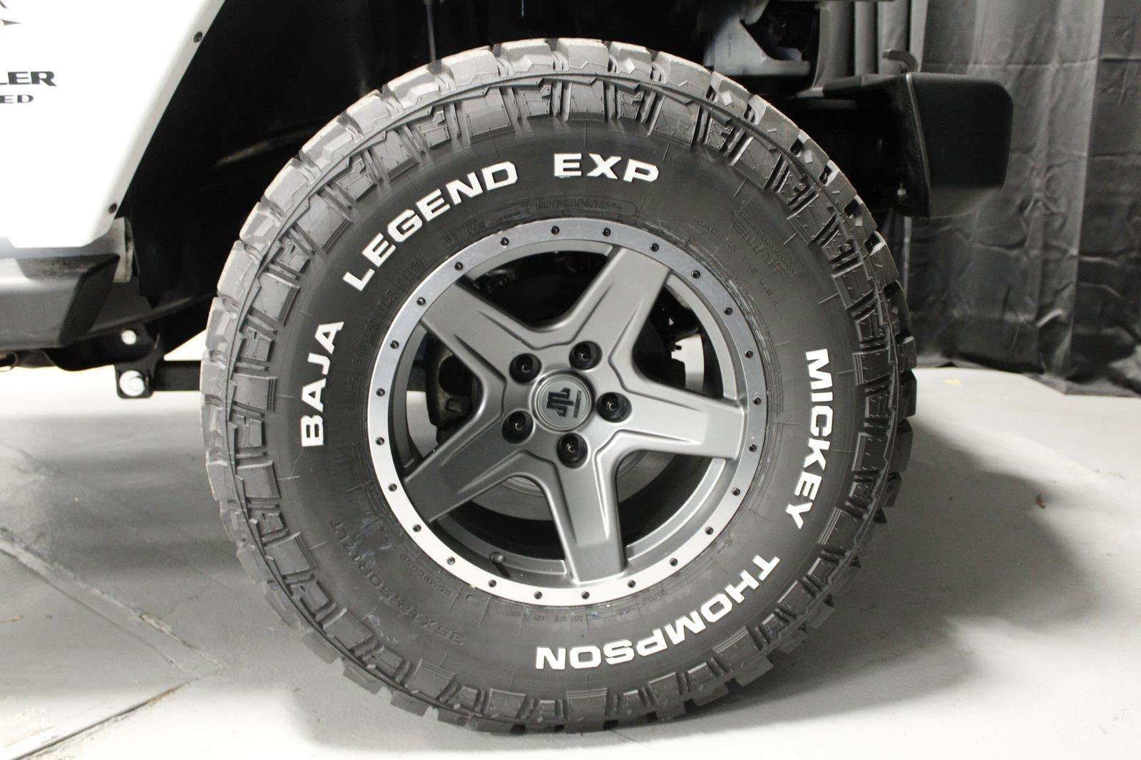 Used 2017 Jeep Wrangler Unlimited Sahara w/ Dual Top Group image 20