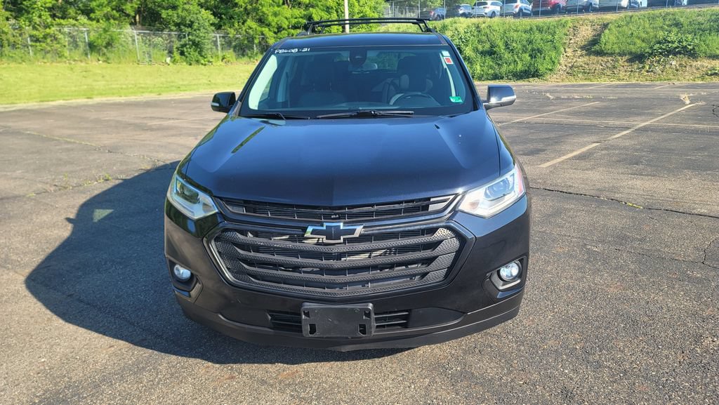 Used 2021 Chevrolet Traverse LT w/ LPO, Blackout Package AWD/4WD image 4