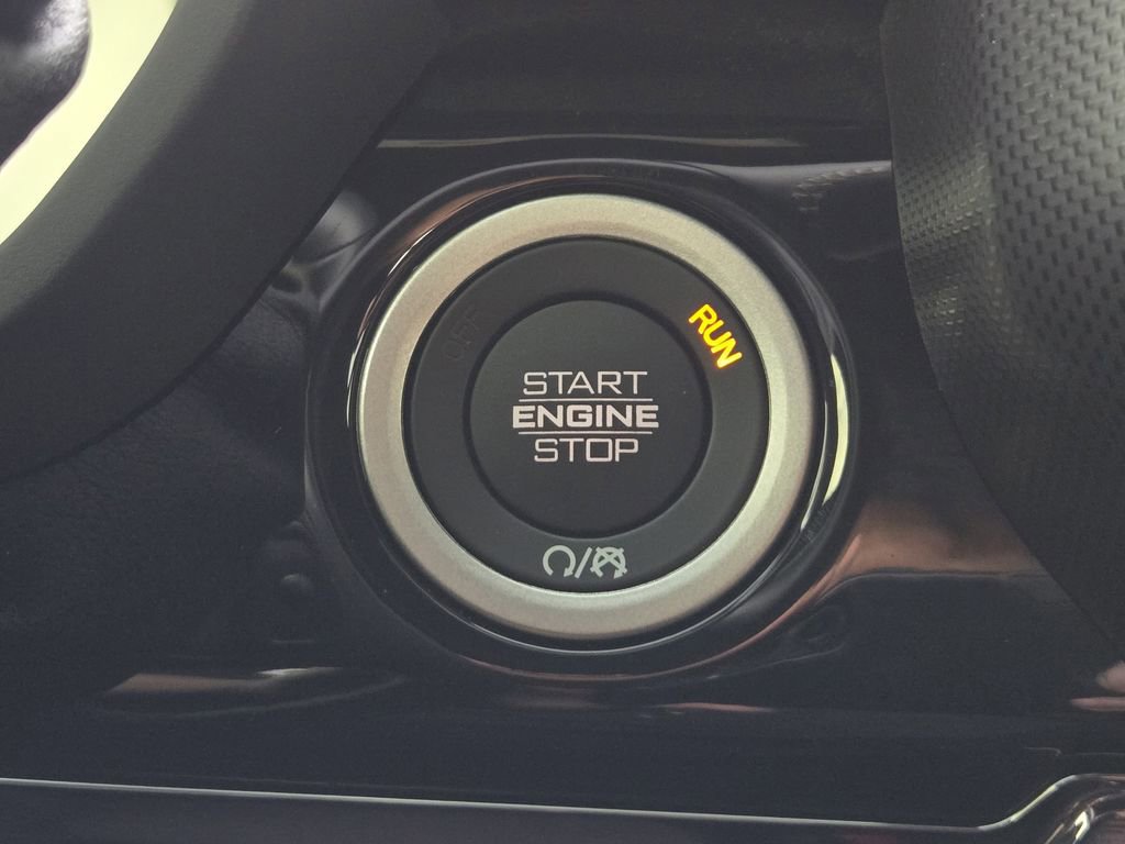 Used 2025 RAM 2500 Limited AWD/4WD image 16