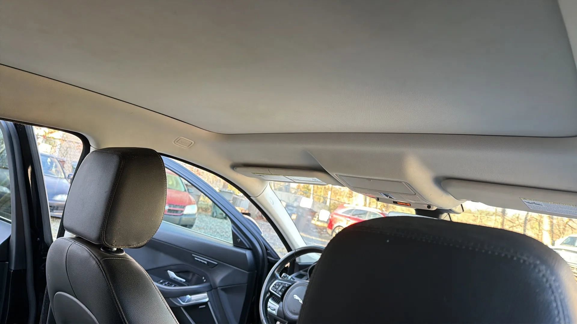 Used 2018 Jaguar E-PACE SE image 28