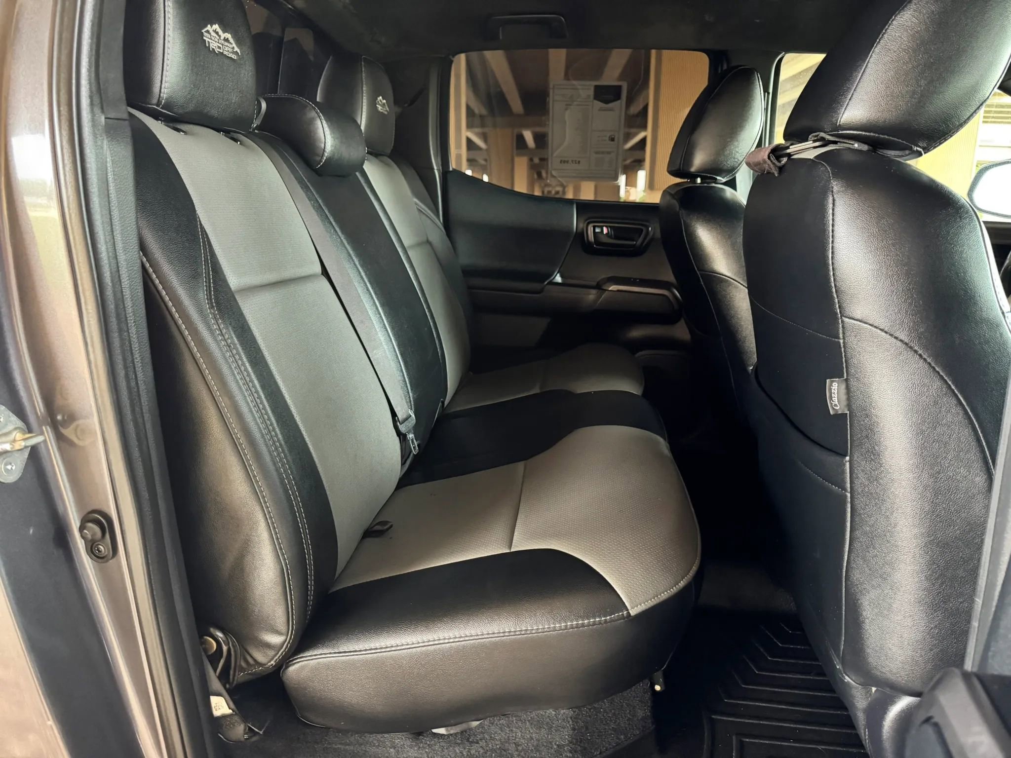 Used 2017 Toyota Tacoma TRD Off-Road w/ Tow Package (A/T) image 24