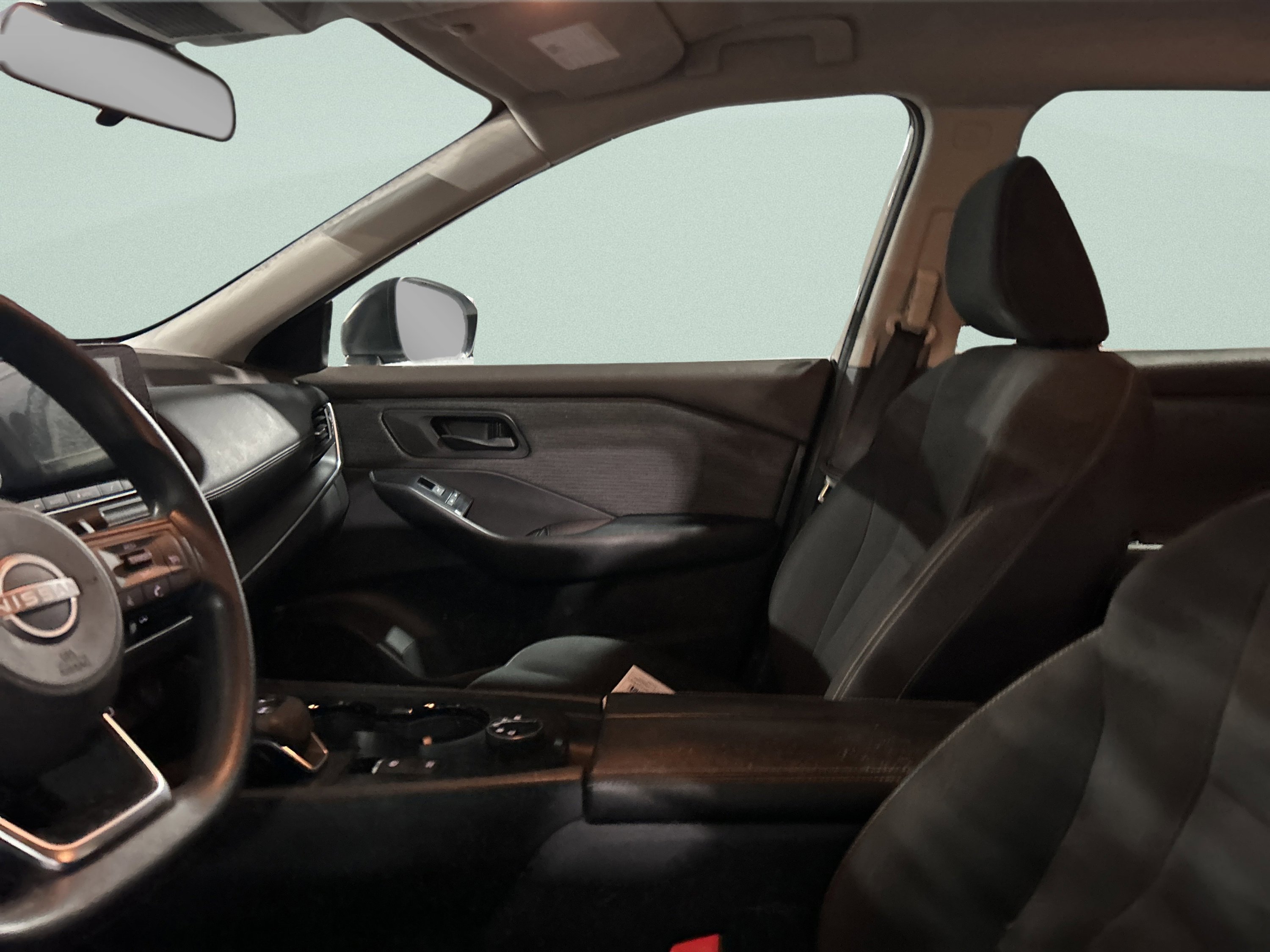 Used 2023 Nissan Rogue S image 11