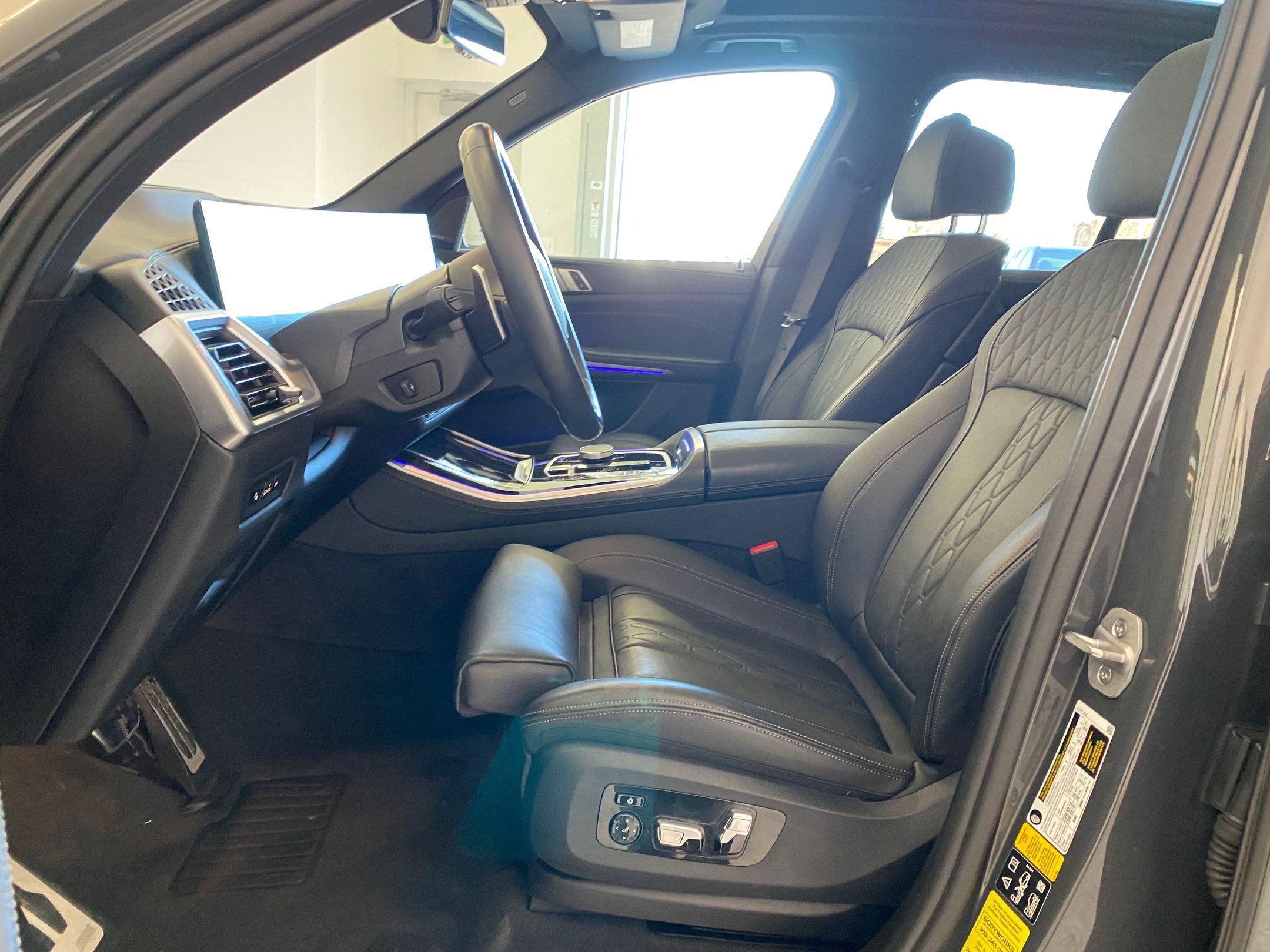 Certified 2024 BMW X5 xDrive40i w/ M Sport Package image 5