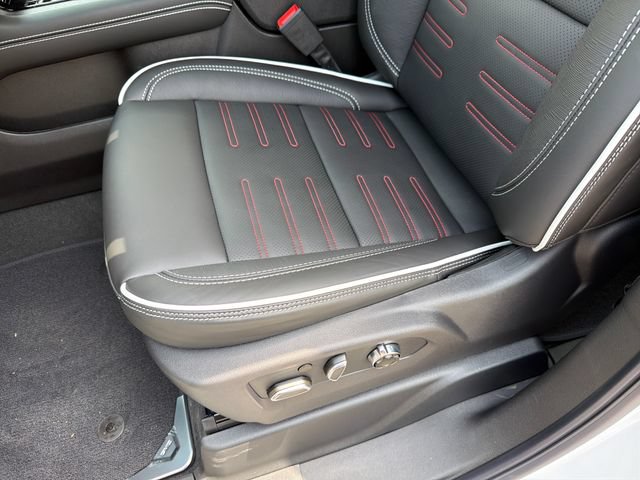 New 2026 GMC Yukon XL AT4 Ultimate AWD/4WD image 17