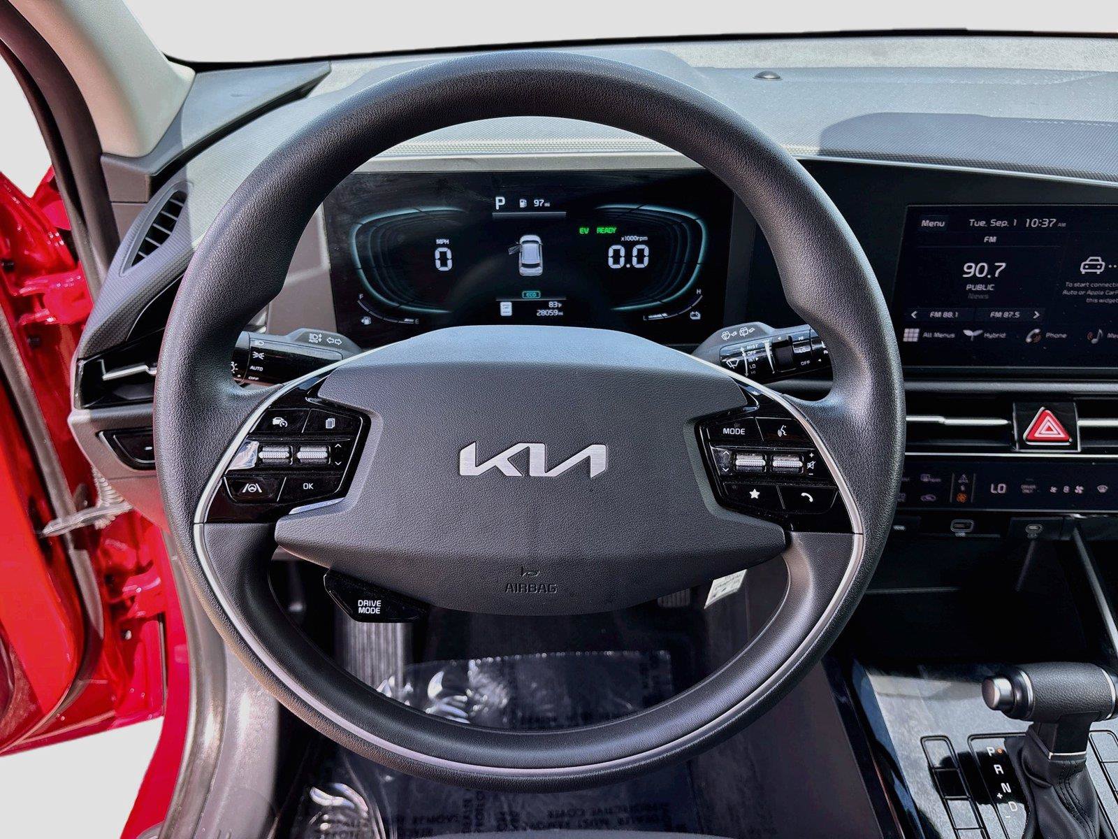Used 2025 Kia Niro LX FWD image 11
