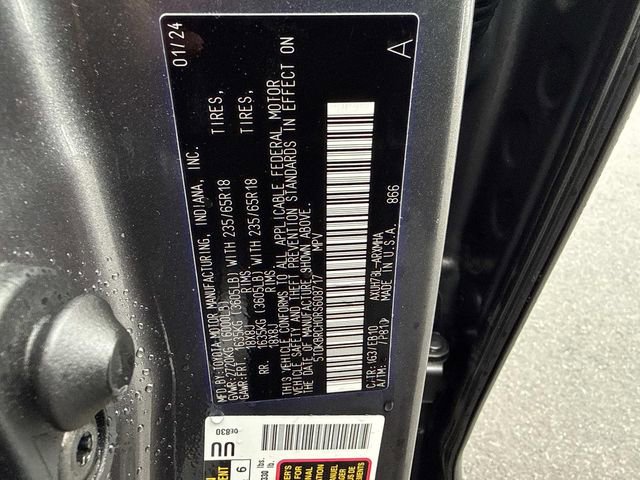 Used 2024 Toyota Highlander XLE image 30