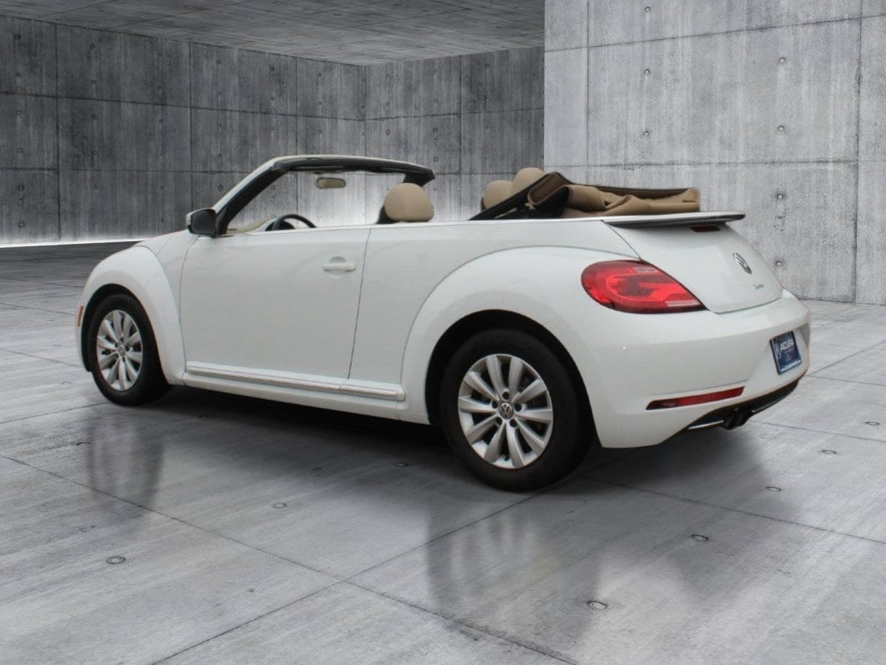 Used 2019 Volkswagen Beetle 2.0T S FWD image 13