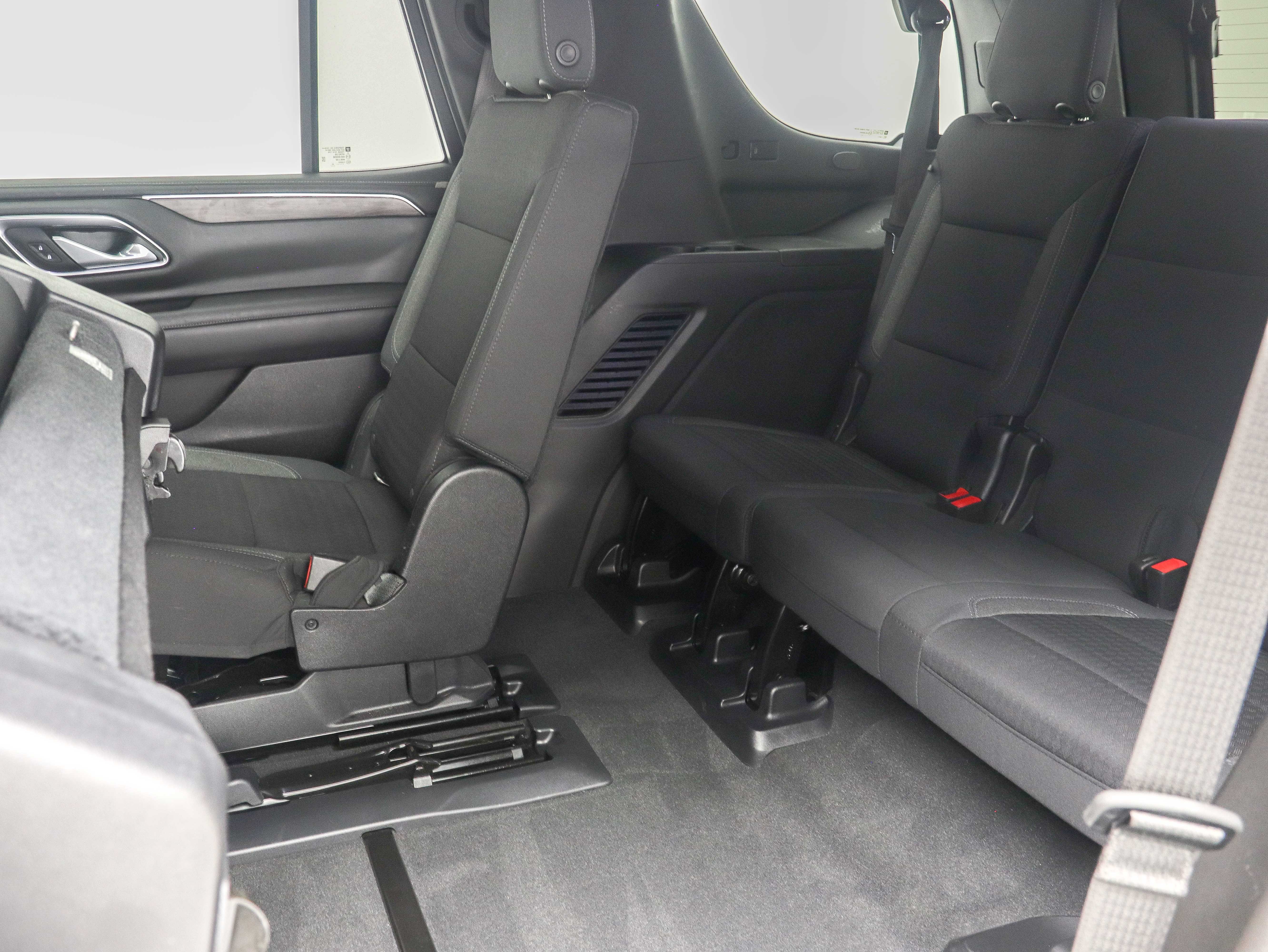 Used 2021 Chevrolet Tahoe LS AWD/4WD image 24