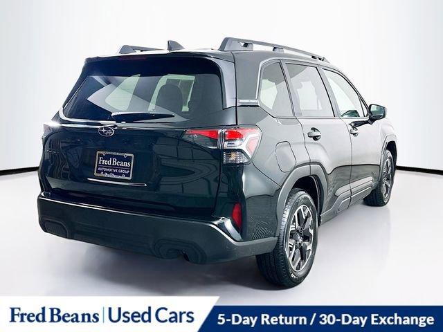 Used 2025 Subaru Forester Premium image 8